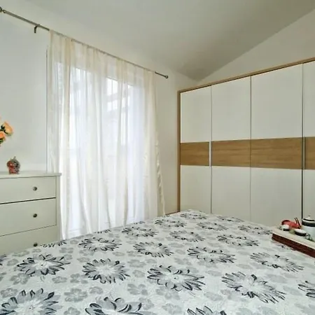 Semesterbostad Mit Pool- Terrasse Und Parkplatz By Interhome