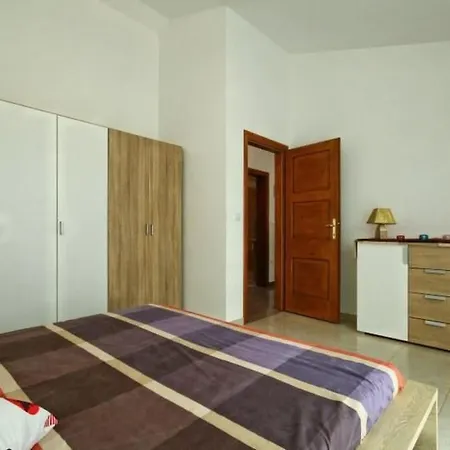 Semesterbostad Mit Pool- Terrasse Und Parkplatz By Interhome
