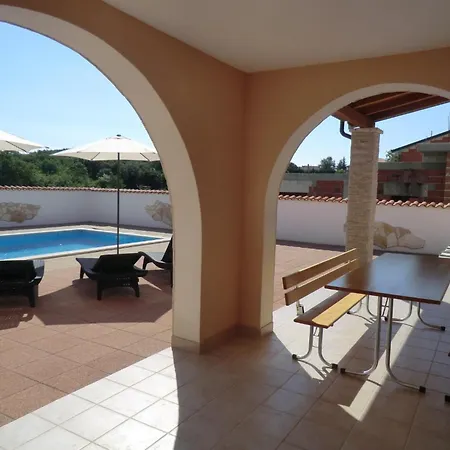 בית נופש Mit Pool- Terrasse Und Parkplatz By Interhome בוג'ה